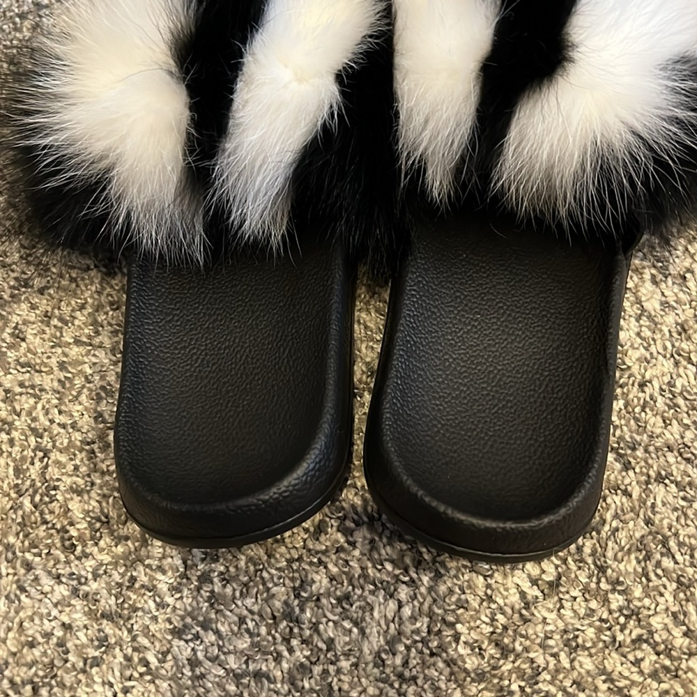 #131. Fuzzy slides. Size 8 - Picture 3 of 7